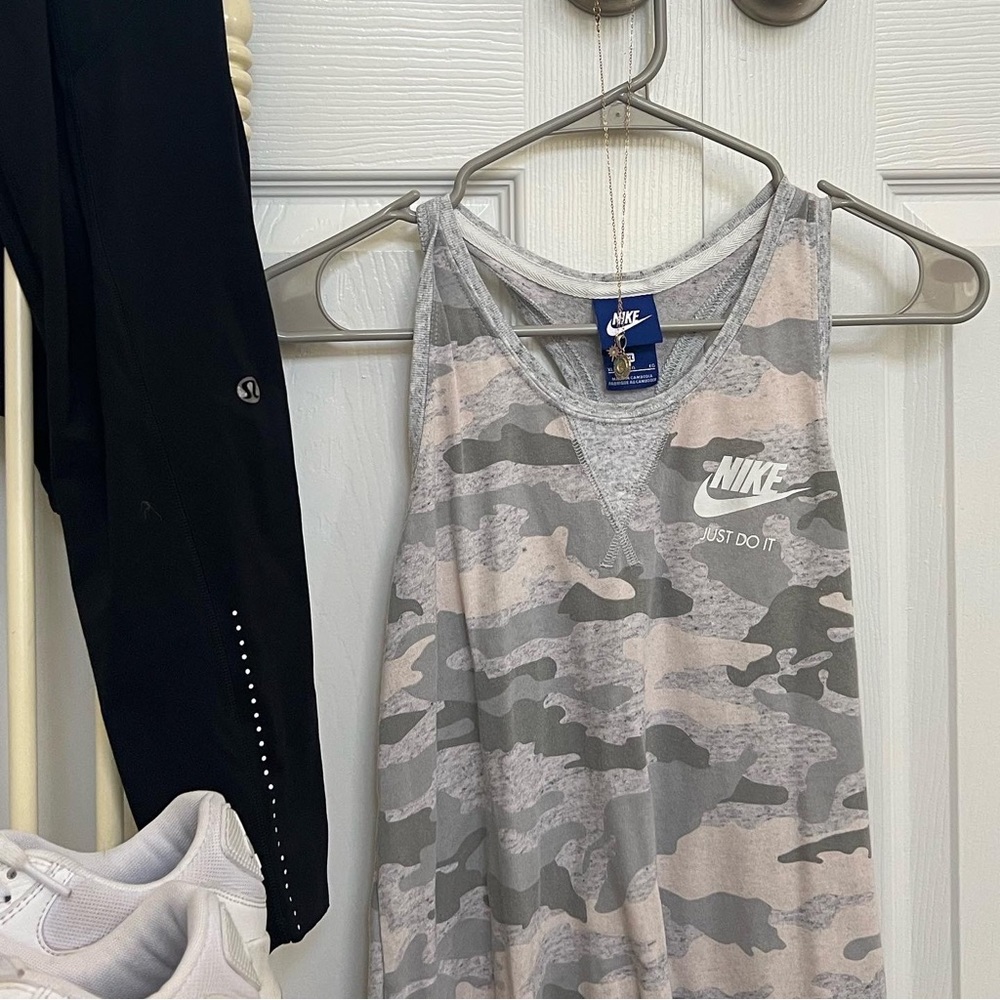 Nike tank (children's XL, fits as women's small)